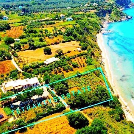 Tetraktys Estate Beachside Υδωρ Ágios Matthaíos Екстериор снимка