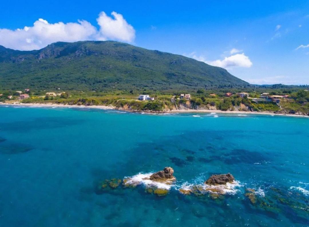 Tetraktys Estate Beachside Υδωρ Ágios Matthaíos Екстериор снимка