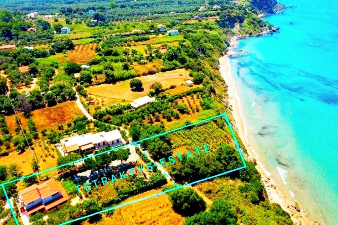 Tetraktys Estate Beachside Υδωρ Ágios Matthaíos Екстериор снимка